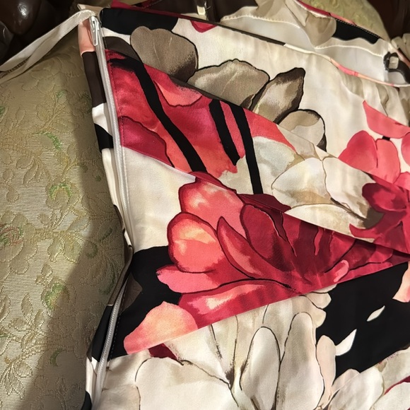 White House Black Market, size 6, side zip bustier - Picture 3 of 6